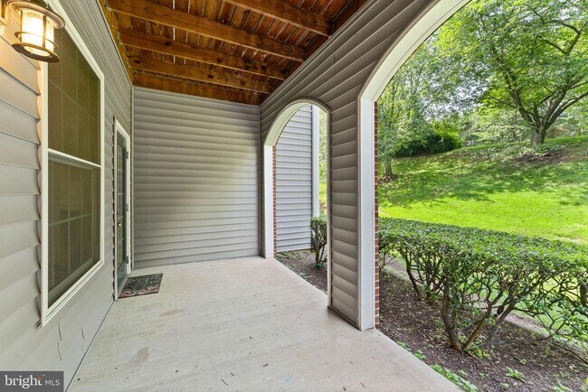 Building Photo - 20453 Chesapeake Square