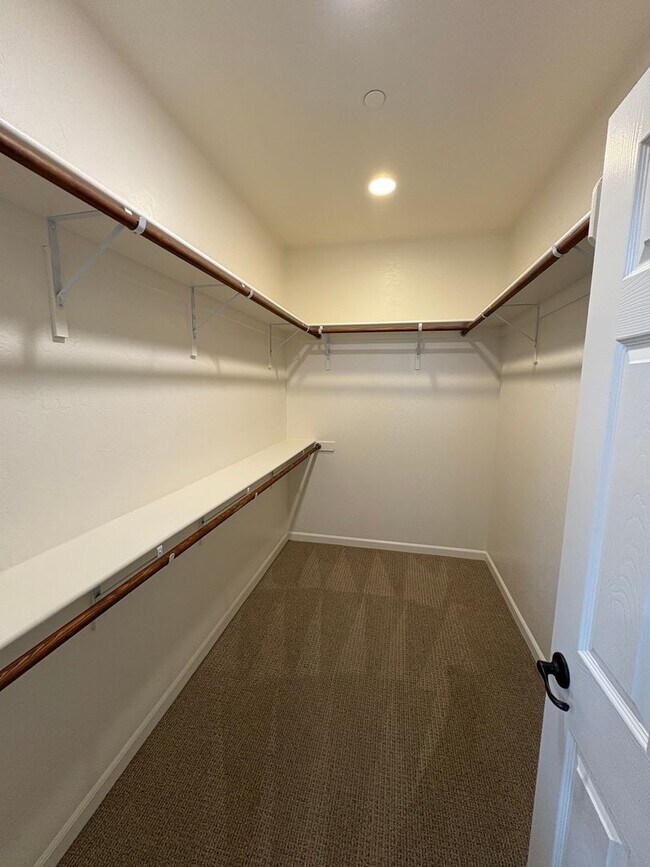 Building Photo - SE Visalia home coming soon!