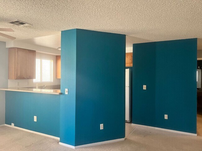 Building Photo - 6877 Tamarus St