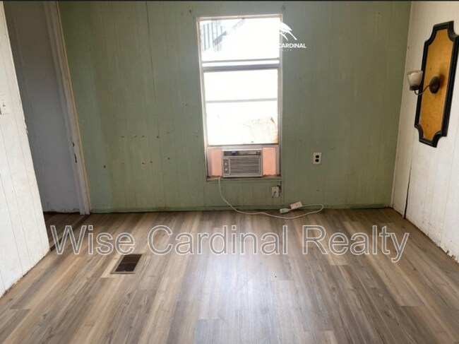 Building Photo - 509 May St