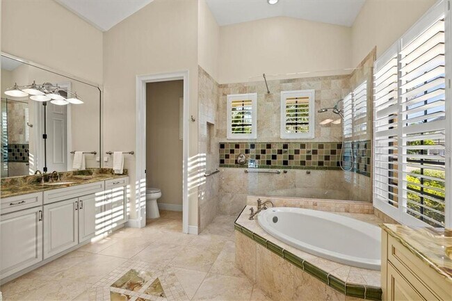 Building Photo - 540 Fore Dr