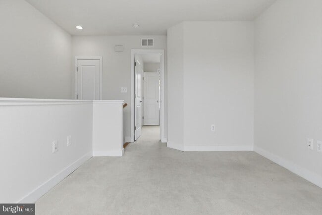 Building Photo - 16199 Columbus Ave