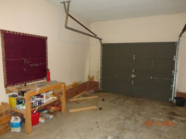 Building Photo - 7307 Bass Dr