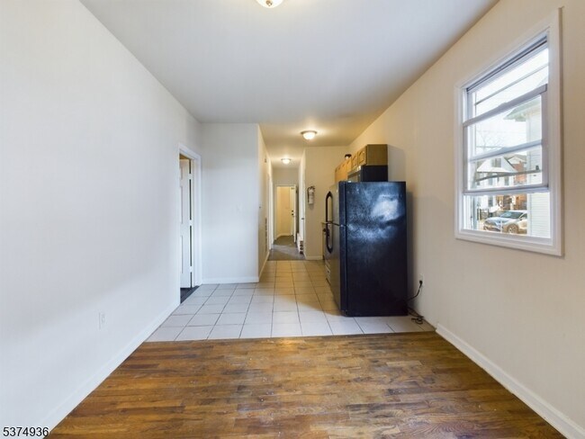 Building Photo - 255 S 19th St