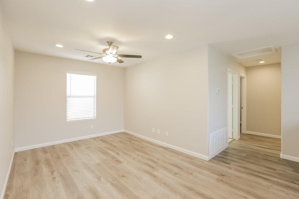 Building Photo - 706 N 112th Dr