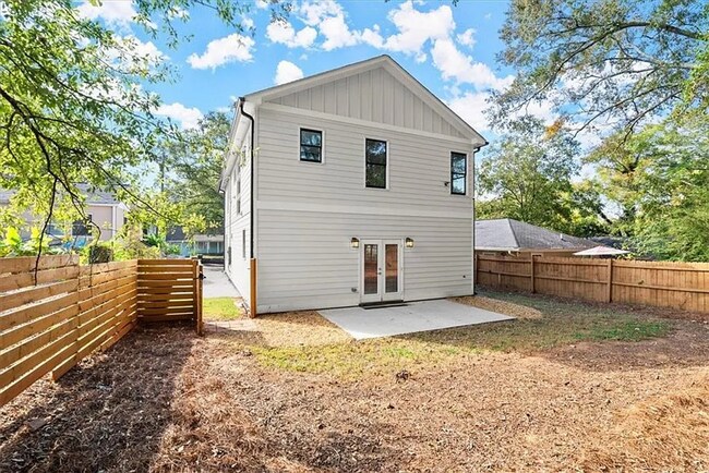 Building Photo - Spacious 4BR/4BA Home in Prime College Park Location