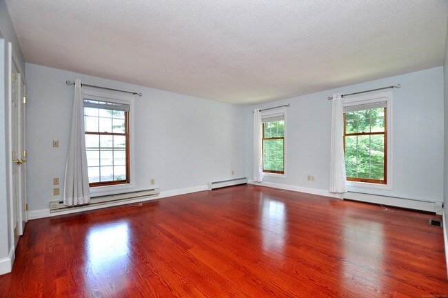Building Photo - 64 Oak Ridge Dr