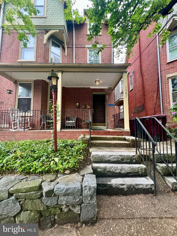 Building Photo - 1507 W 14th St