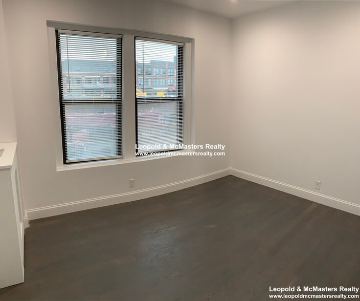 Building Photo - 100 Peterborough St