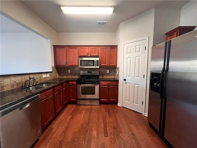 Building Photo - 4957 Sherwood Way