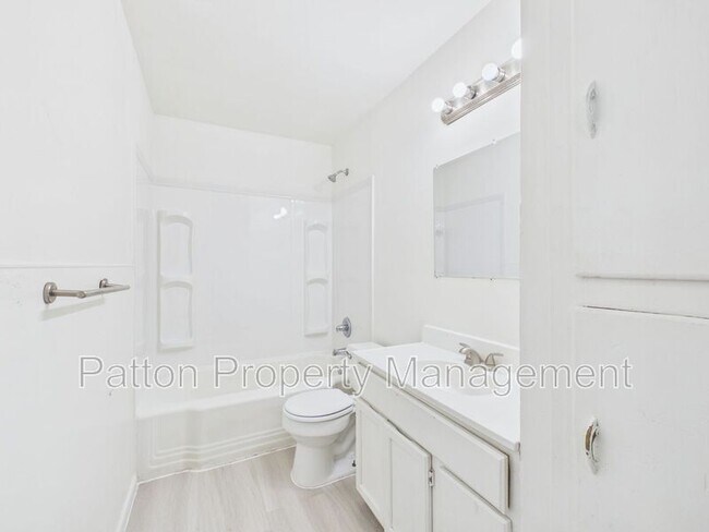 Building Photo - 4308 S Jackson St