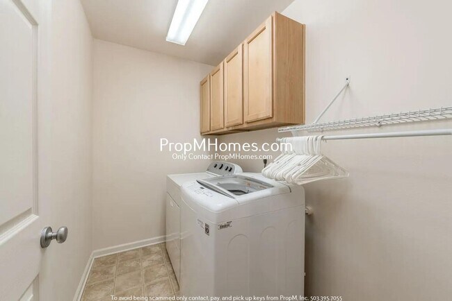 Building Photo - Spacious Three Bedroom Home on Bull Mountain - Gated Street!