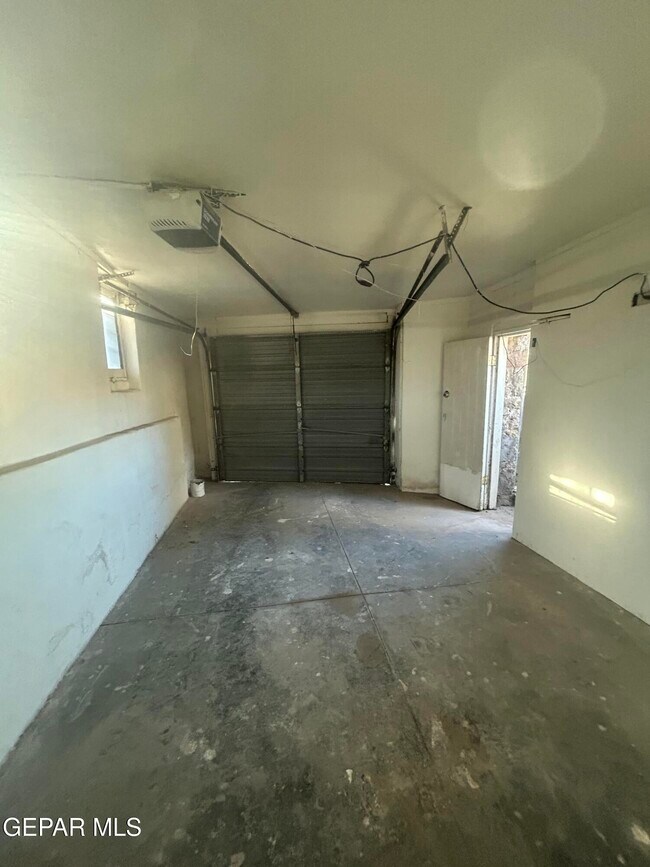 Building Photo - 1546 Upson Dr