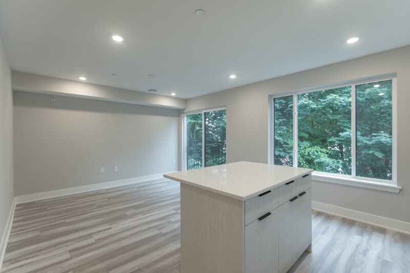Building Photo - 665 N 35th St