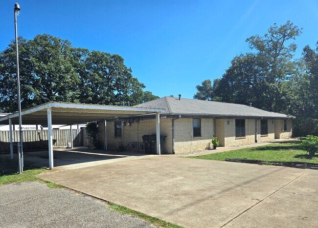Building Photo - 3201 Libbie St