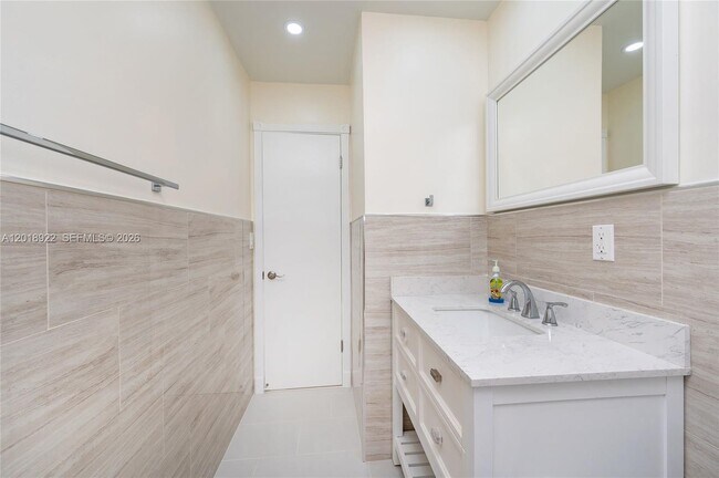 Building Photo - 29901 SW 147th Ave