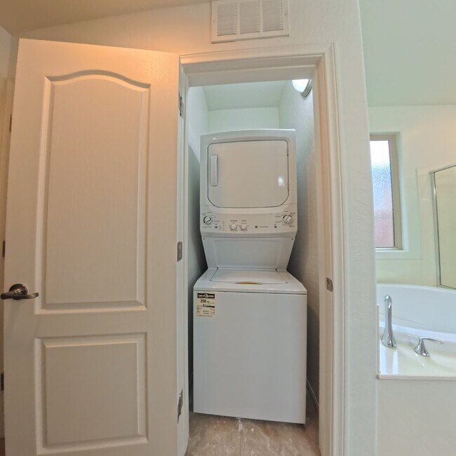 Building Photo - Exceptional Dual Master Residence with Modern Upgrades