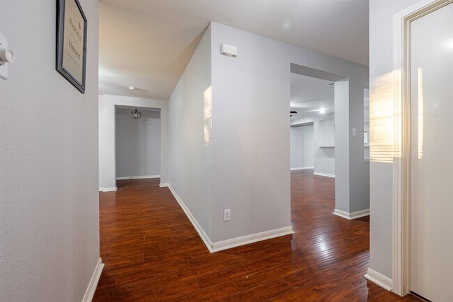 Building Photo - 15823 Kings Cypress Ln