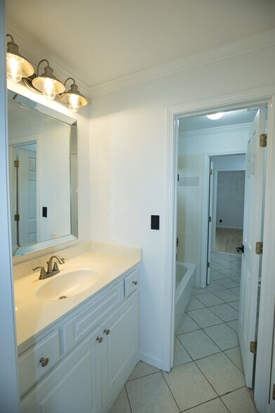 Building Photo - 3097 Hudson Way