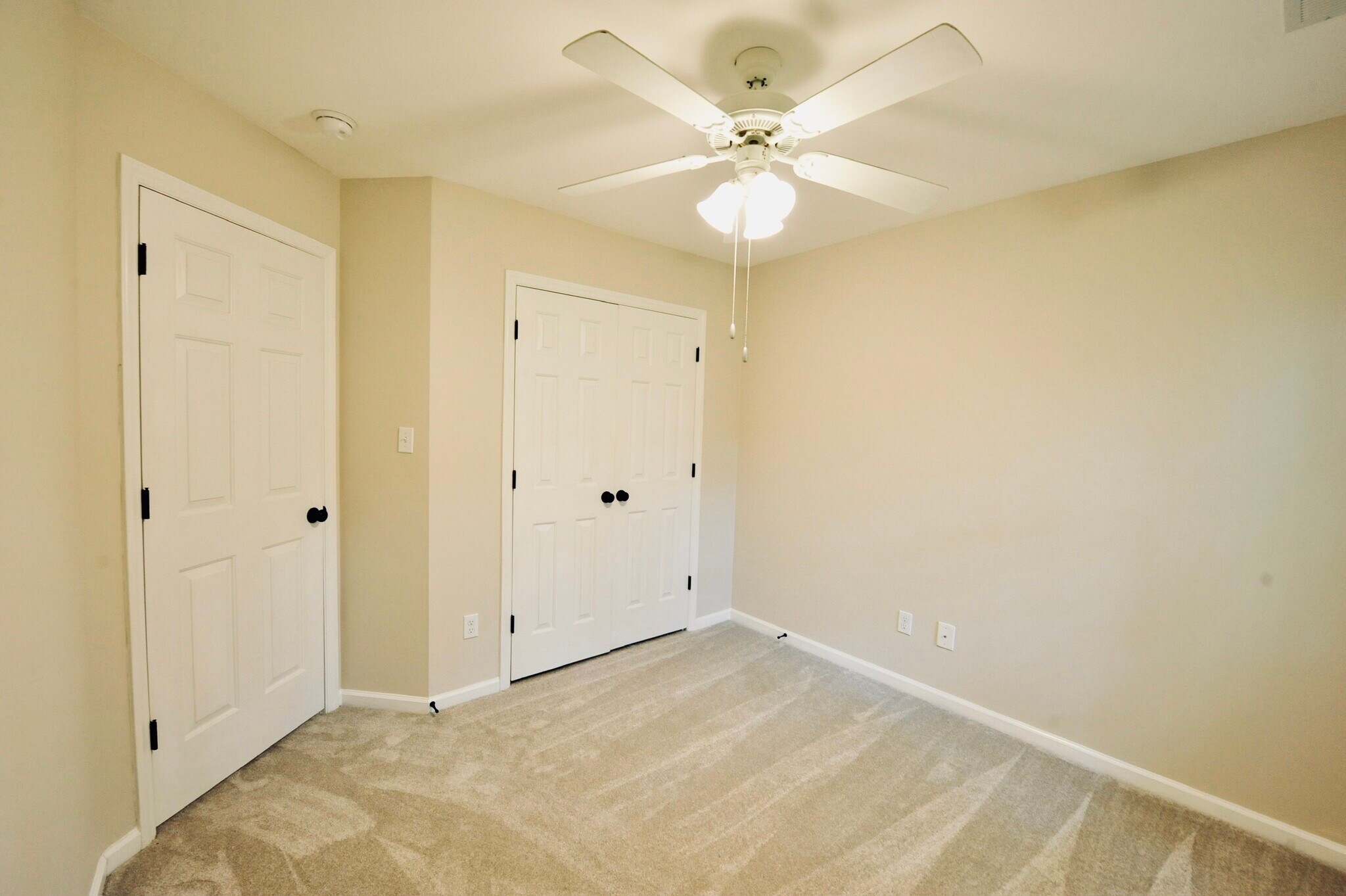 Building Photo - 962 Saint Catherines Dr
