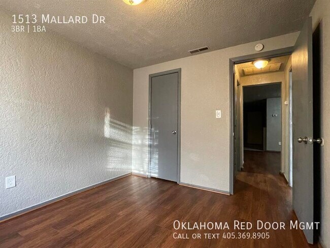 Building Photo - 1513 Mallard Dr