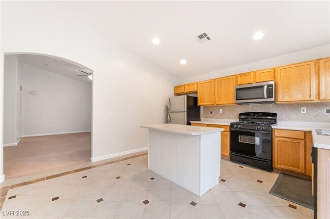 Building Photo - 11073 Vallerosa St