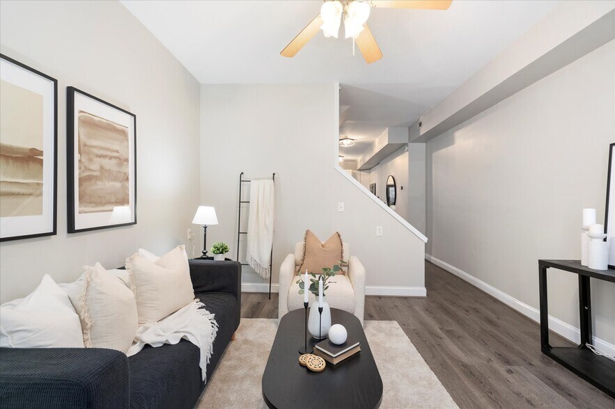 Building Photo - 57 E Heath St