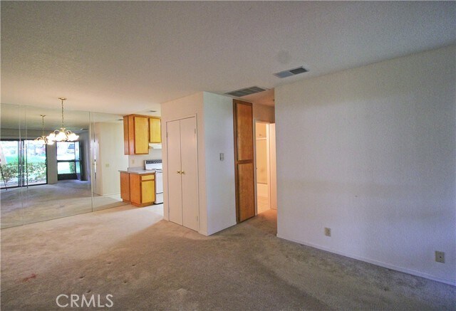 Building Photo - 2800 Los Felices Cir E