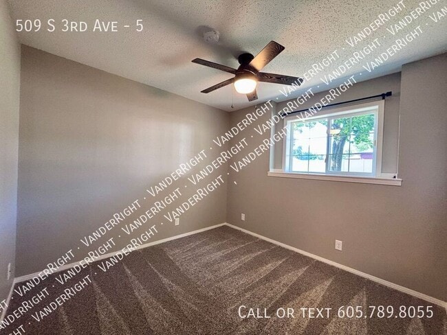 Building Photo - 509 3rd Ave