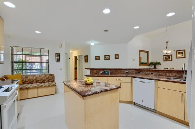 Building Photo - 65 Centennial Ct