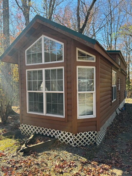 Building Photo - 724 Monmouth Rd