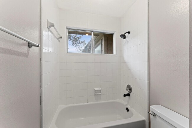 Building Photo - 14334 Cypress Meadow Dr