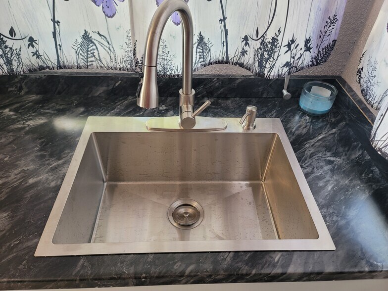 Building Photo - 5321 NE 29th St