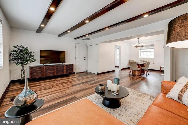 Building Photo - 4002 Linkwood Rd