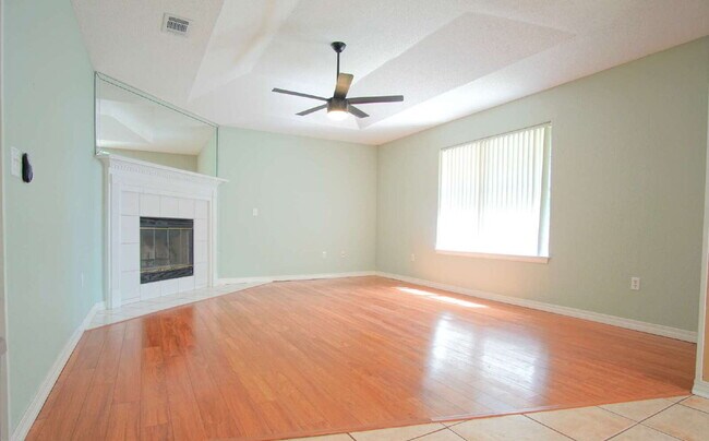 Building Photo - Spacious Oak Meadows Home in Milton with Multiple Living Areas, Fenced Yard & 1/2 Off First Month...