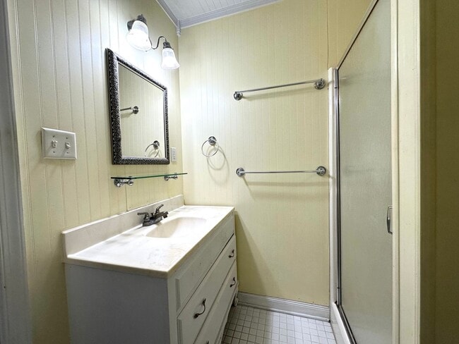 Building Photo - 5518 Thompson Dr