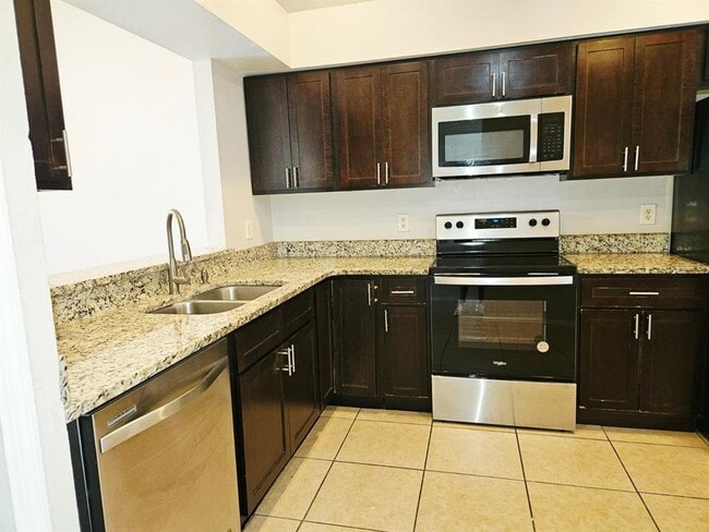 Building Photo - 13403 Fairway Glen Dr