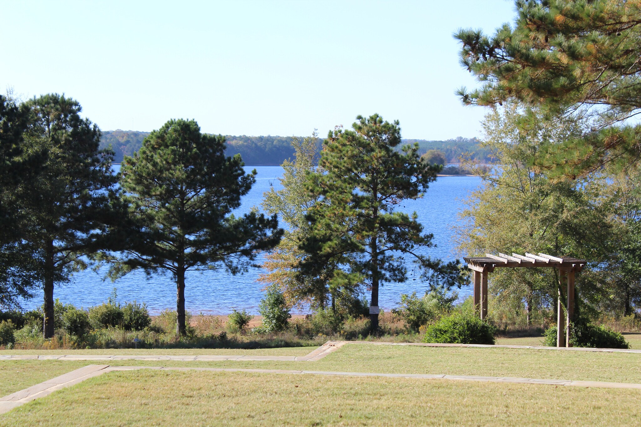 Building Photo - 353 Southgate Dr