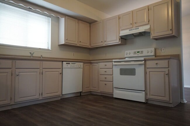 Building Photo - 2205 Parliament Dr