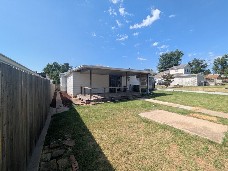 Building Photo - 1225 NW 98th St