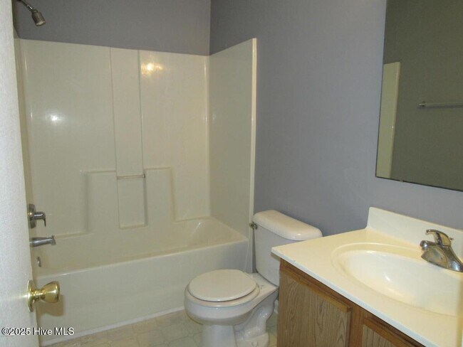 Building Photo - 1073 W Pueblo Dr