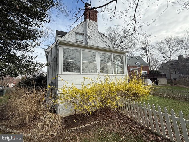 Building Photo - 2115 N Potomac St