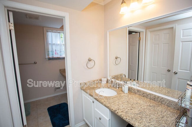 Building Photo - 901 Kresson Rd