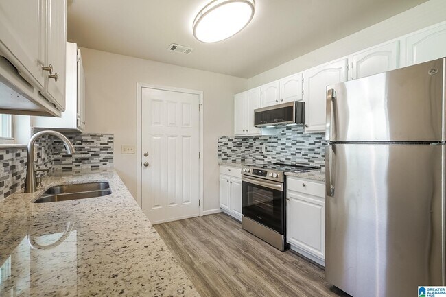 Building Photo - 316 Creek Run Cir