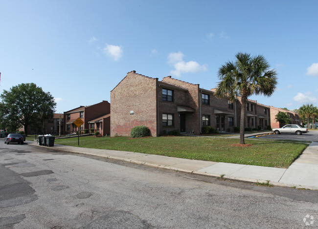 Primary Photo - 59-61 Romney St