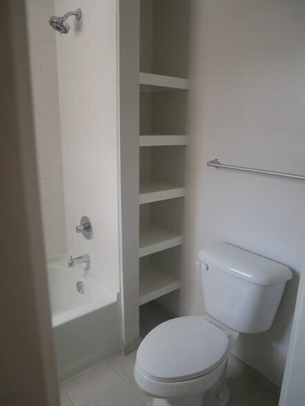 Building Photo - 3113 Warsaw Ave