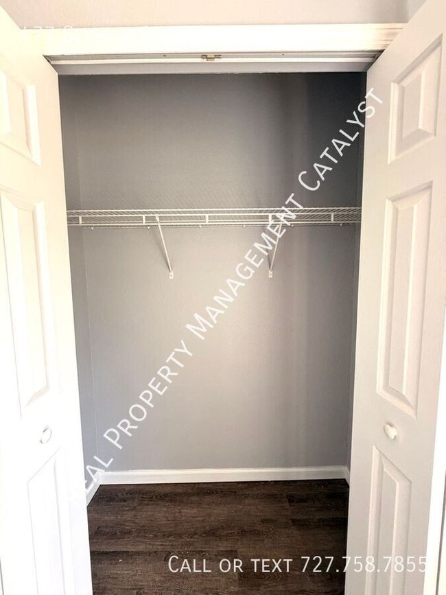 Building Photo - 477 Sevilla Ave