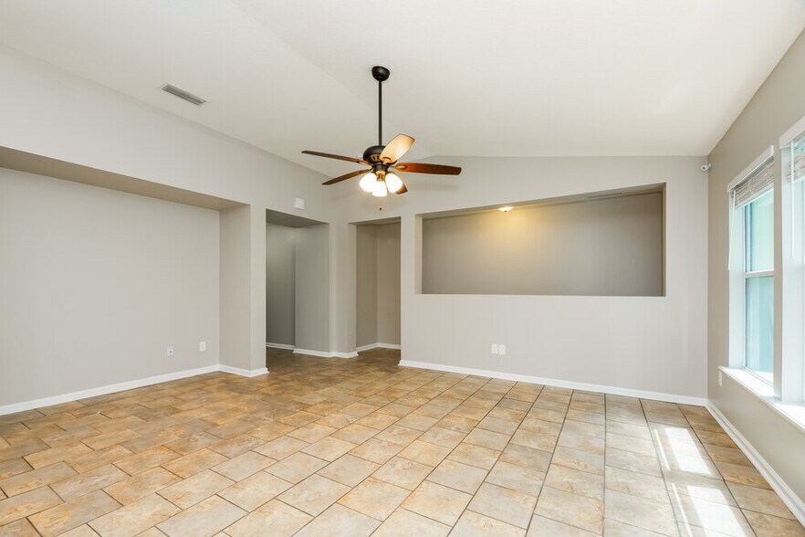 Building Photo - 12616 Pine Marsh Way