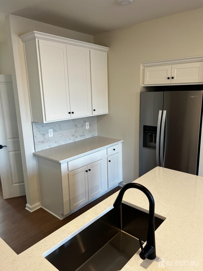 Building Photo - 309 Lyla Ln