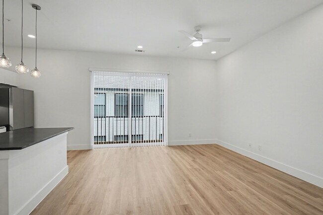 Building Photo - 2217 N Fitzhugh Ave